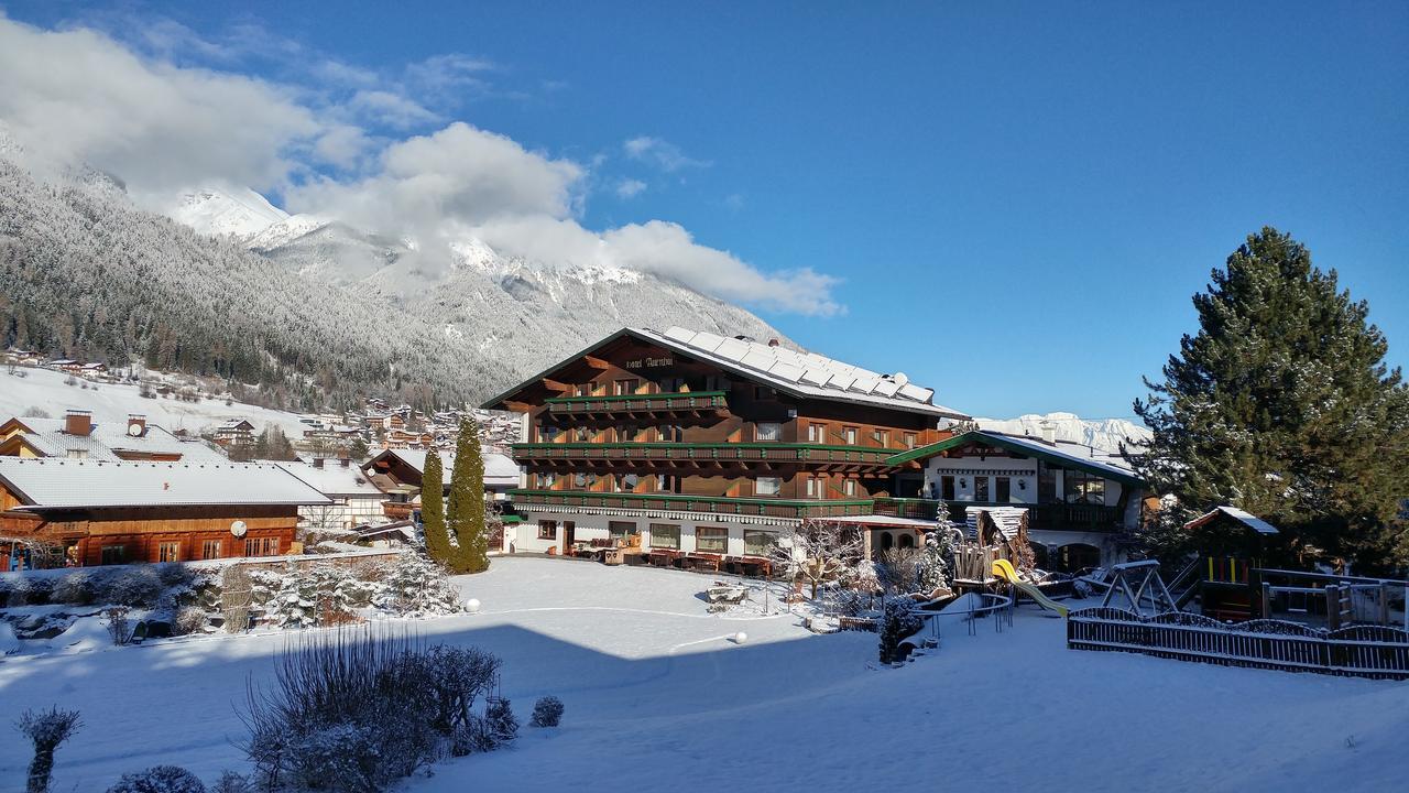 Familien- & Vitalhotel Auenhof Fulpmes Exterior foto